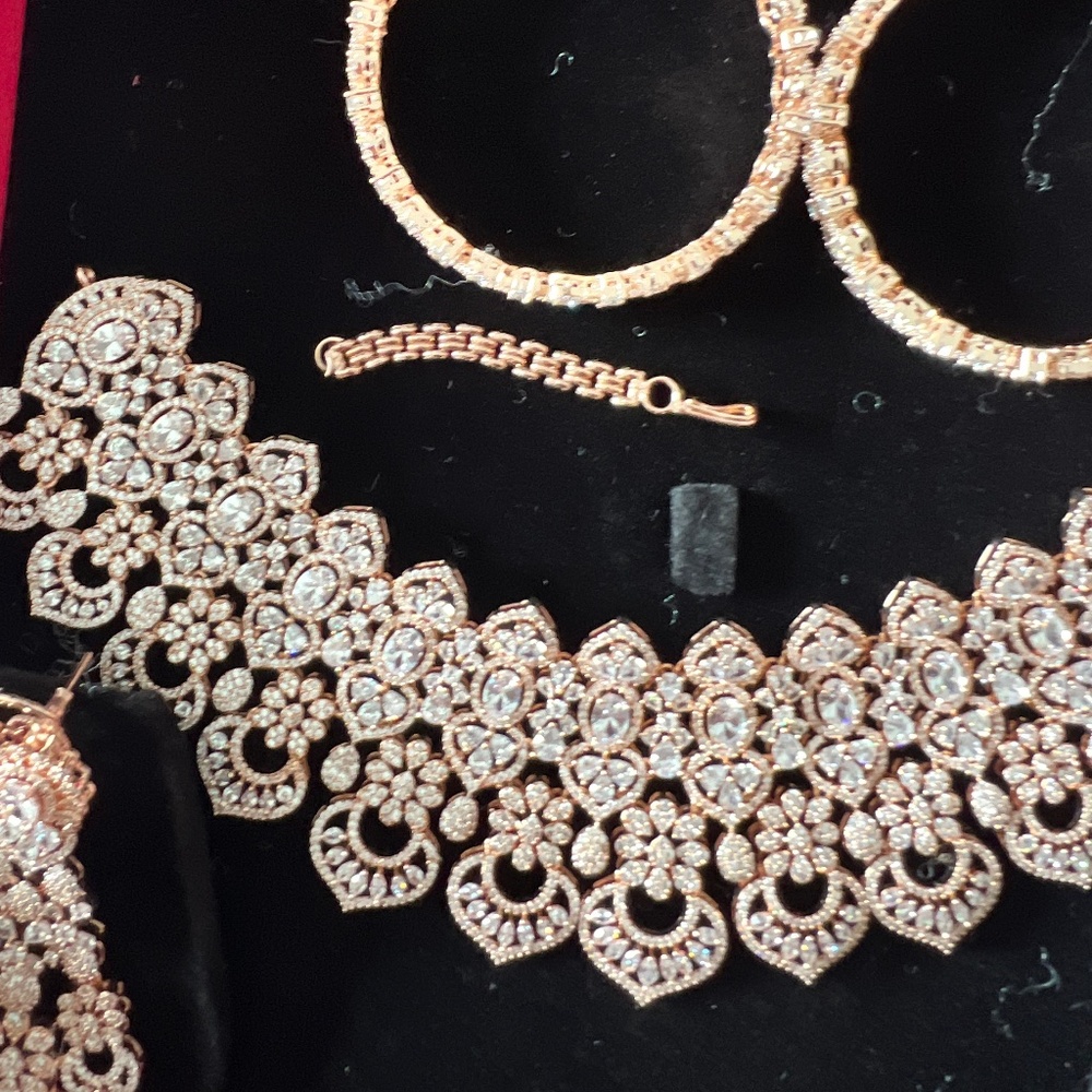 Chocker necklace and bracelet